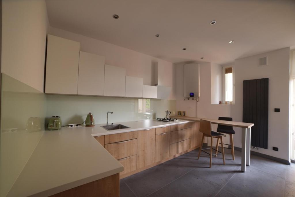 Designer Apartment 110M2 With King Size Beds & Equipped Kitchen Cracovie Extérieur photo
